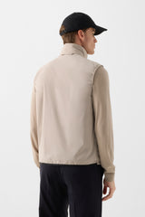 Jonny lightweight vest in Sand