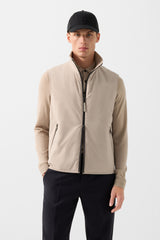 Jonny lightweight vest in Sand