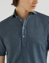 Virgin wool, silk and cotton piqué polo shirt with spread collar in Cerulean