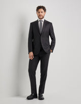Suit in black wool