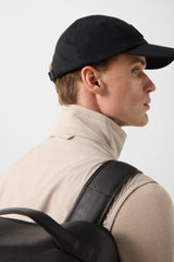 Jonny lightweight vest in Sand