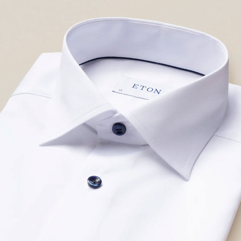 Slim fit white twill shirt with navy details